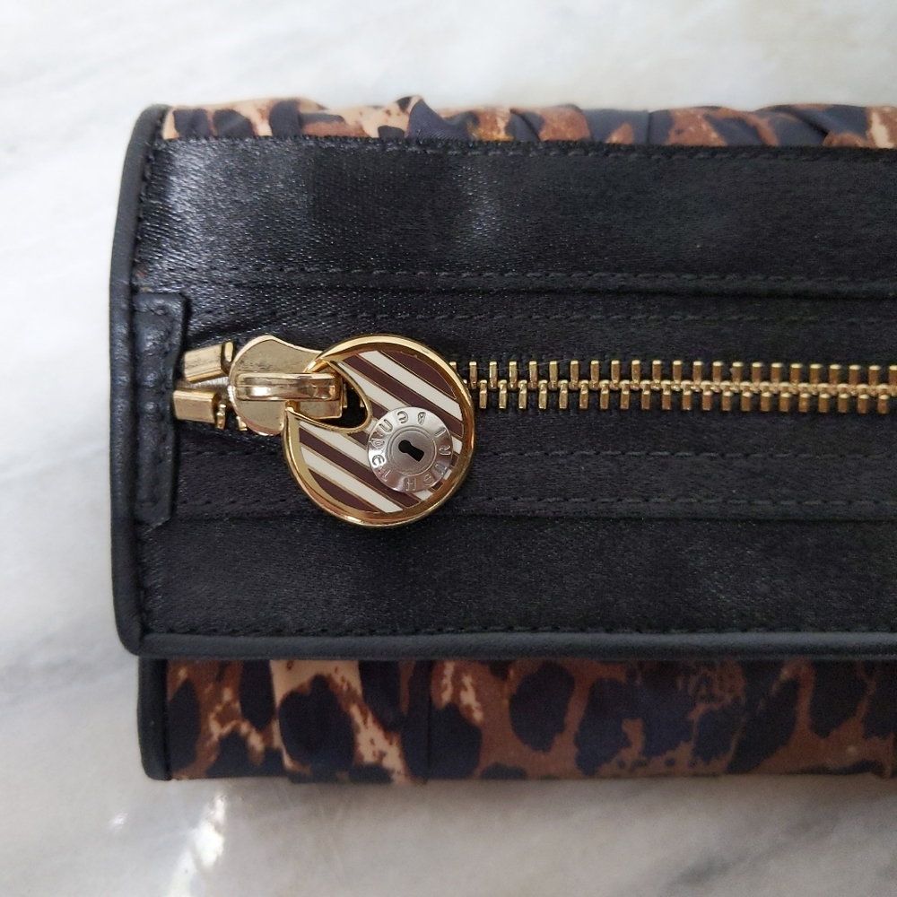 🐆 Henri Bendel Black Satin and Leopard print Wallet 🐆